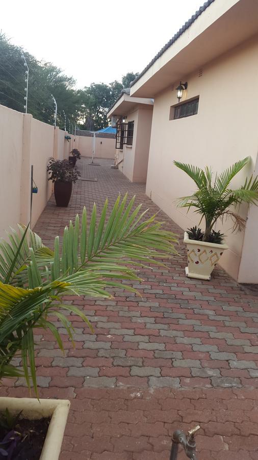 Tintech Bed&Breakfast Francistown Exterior foto